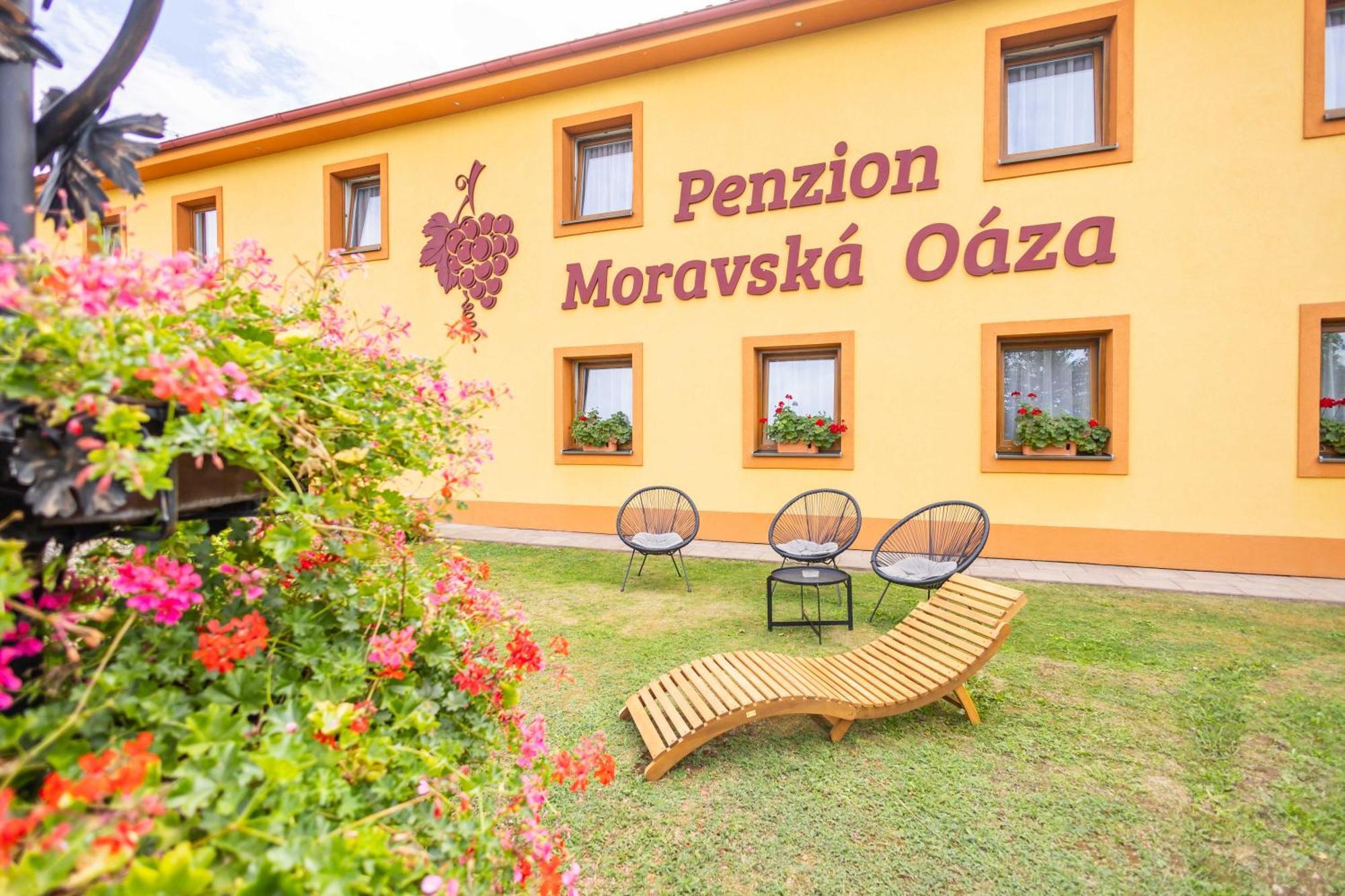 Penzion Moravska Oaza Valtice Exterior foto